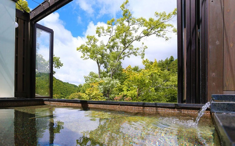 Momijiya-Honkan-Takao-Sansui-Ryokan-Onsen